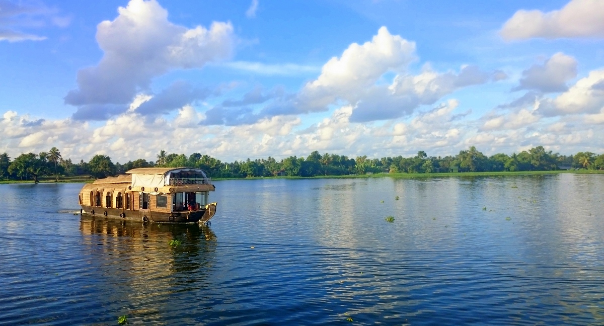 vembanad lake kumarakom